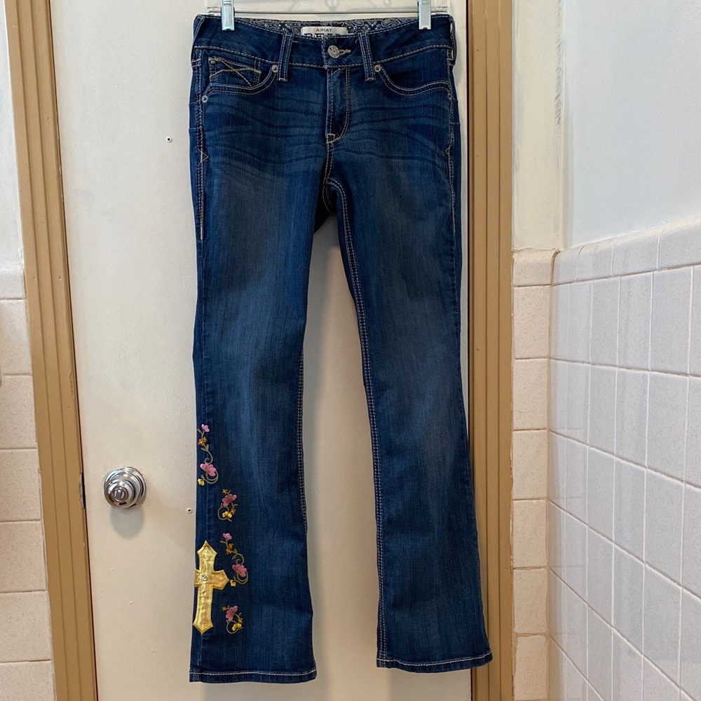 Ariat 28S Gemstone REAL Mid Rise Tulip floral embroidery appliqué boot cut jeans